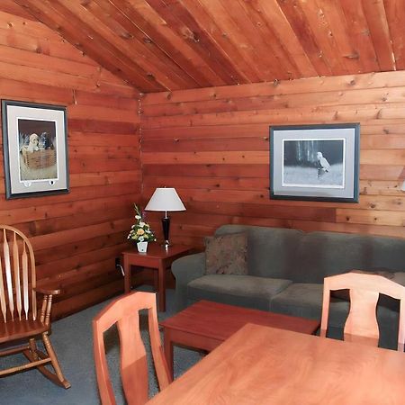 Lac Le Jeune Nature Resort Logan Lake エクステリア 写真