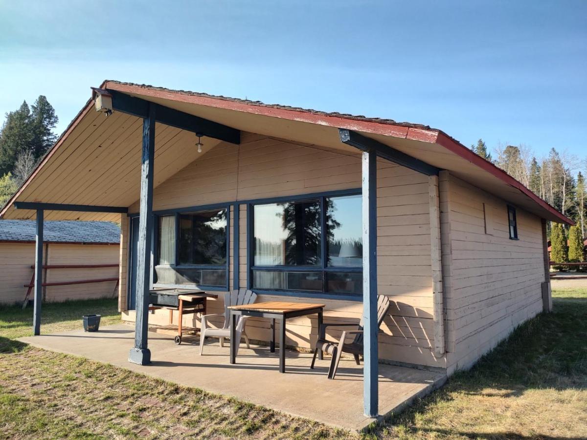 Lac Le Jeune Nature Resort Logan Lake エクステリア 写真