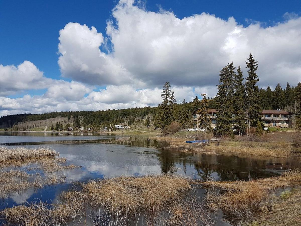 Lac Le Jeune Nature Resort Logan Lake エクステリア 写真