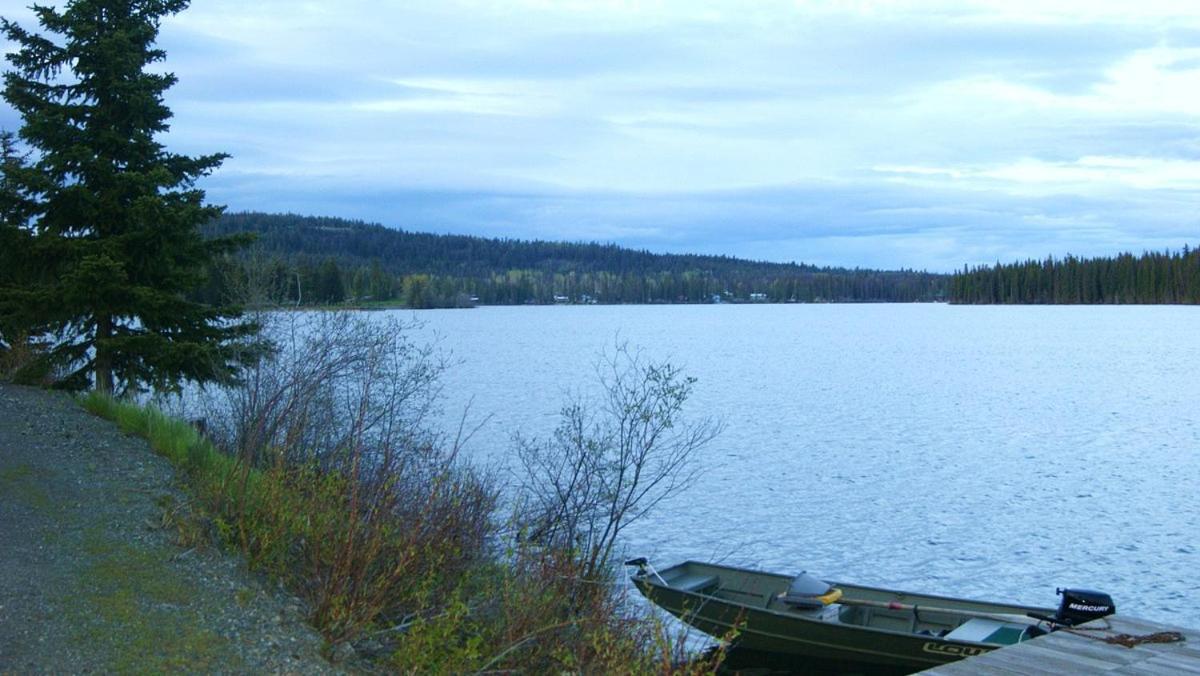 Lac Le Jeune Nature Resort Logan Lake エクステリア 写真