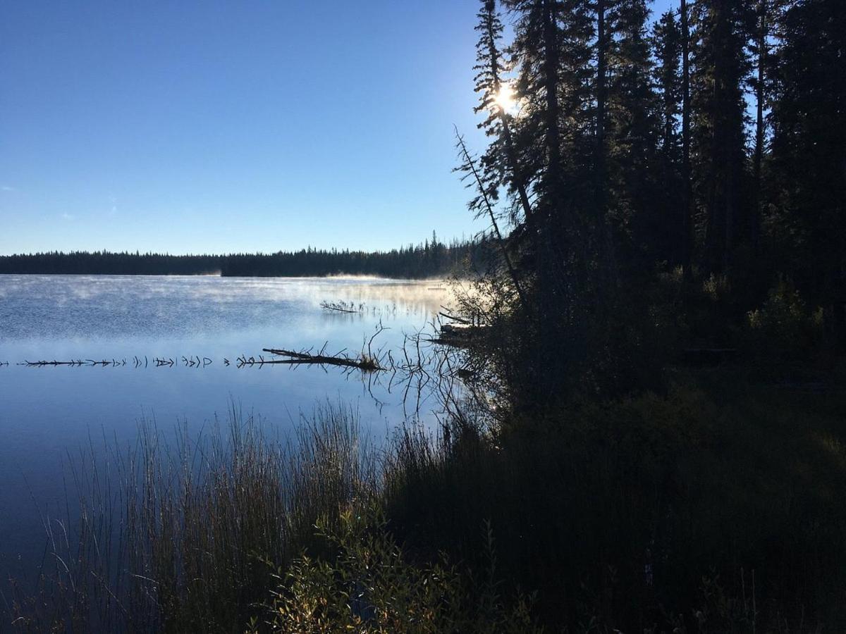 Lac Le Jeune Nature Resort Logan Lake エクステリア 写真