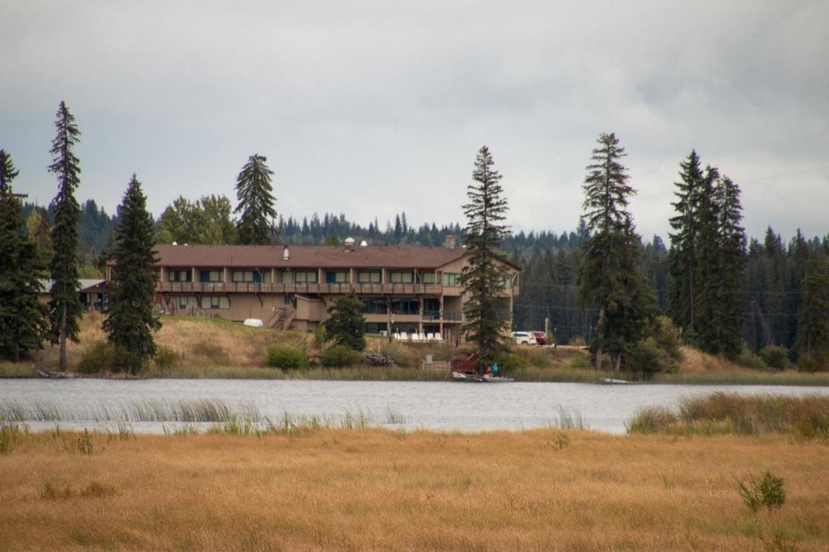 Lac Le Jeune Nature Resort Logan Lake エクステリア 写真