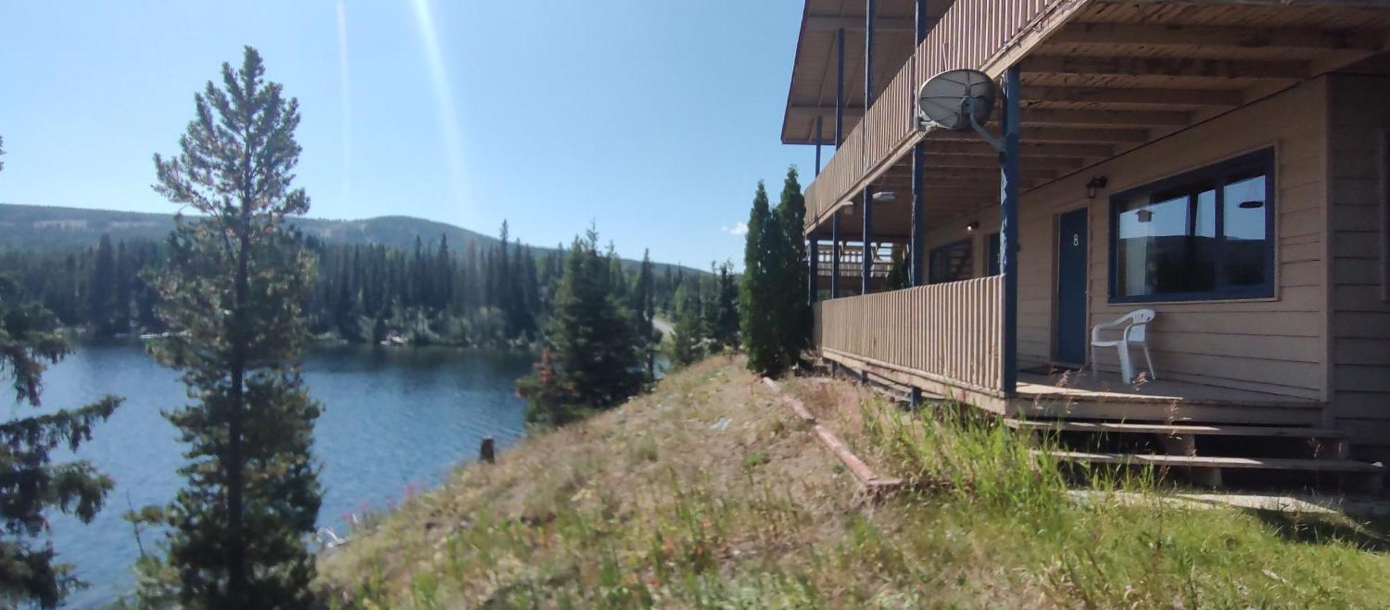 Lac Le Jeune Nature Resort Logan Lake エクステリア 写真
