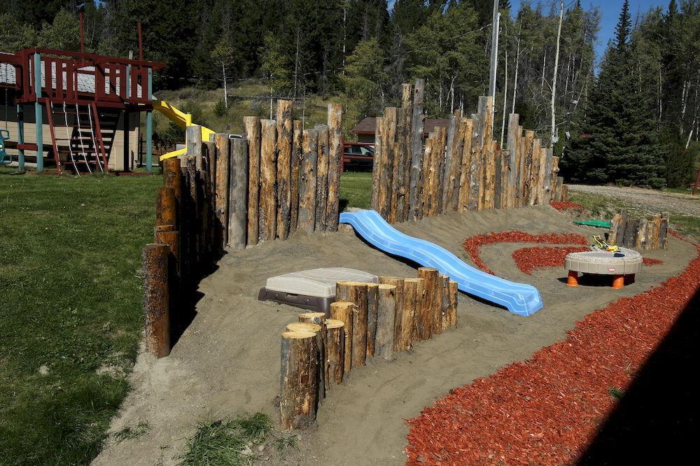 Lac Le Jeune Nature Resort Logan Lake エクステリア 写真